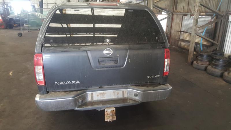 Nissan Navara 2.5dci, снимка 4 - Автомобили и джипове - 16133097