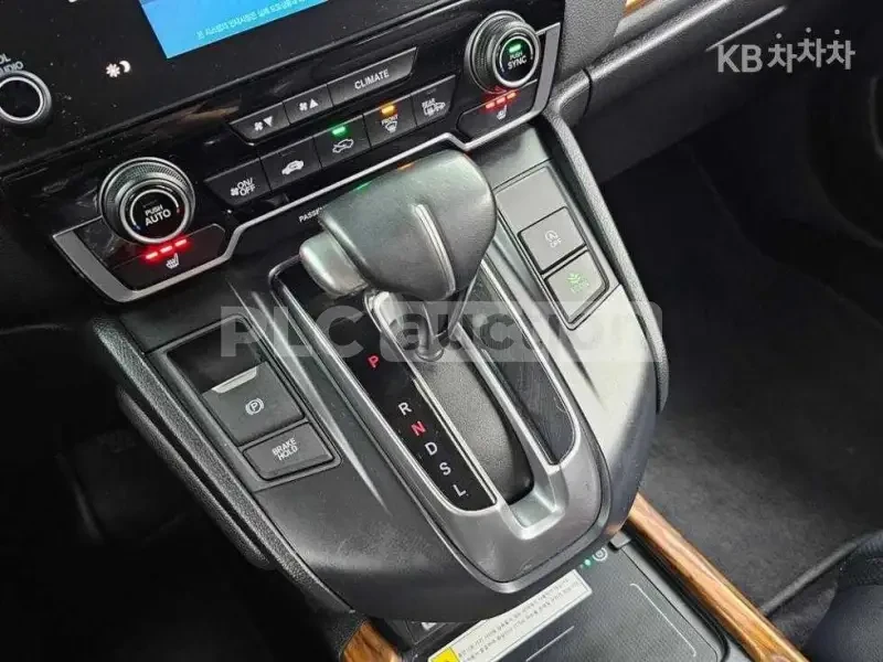 Honda Cr-v DIGITAL | DISTRONIC | LANE ASSIST | ПОДГРЕВИ, снимка 9 - Автомобили и джипове - 54058856