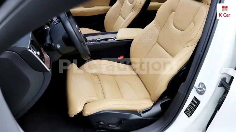 Volvo XC60 B5 AWD | DIGITAL | B&W | 360, снимка 8 - Автомобили и джипове - 54257262