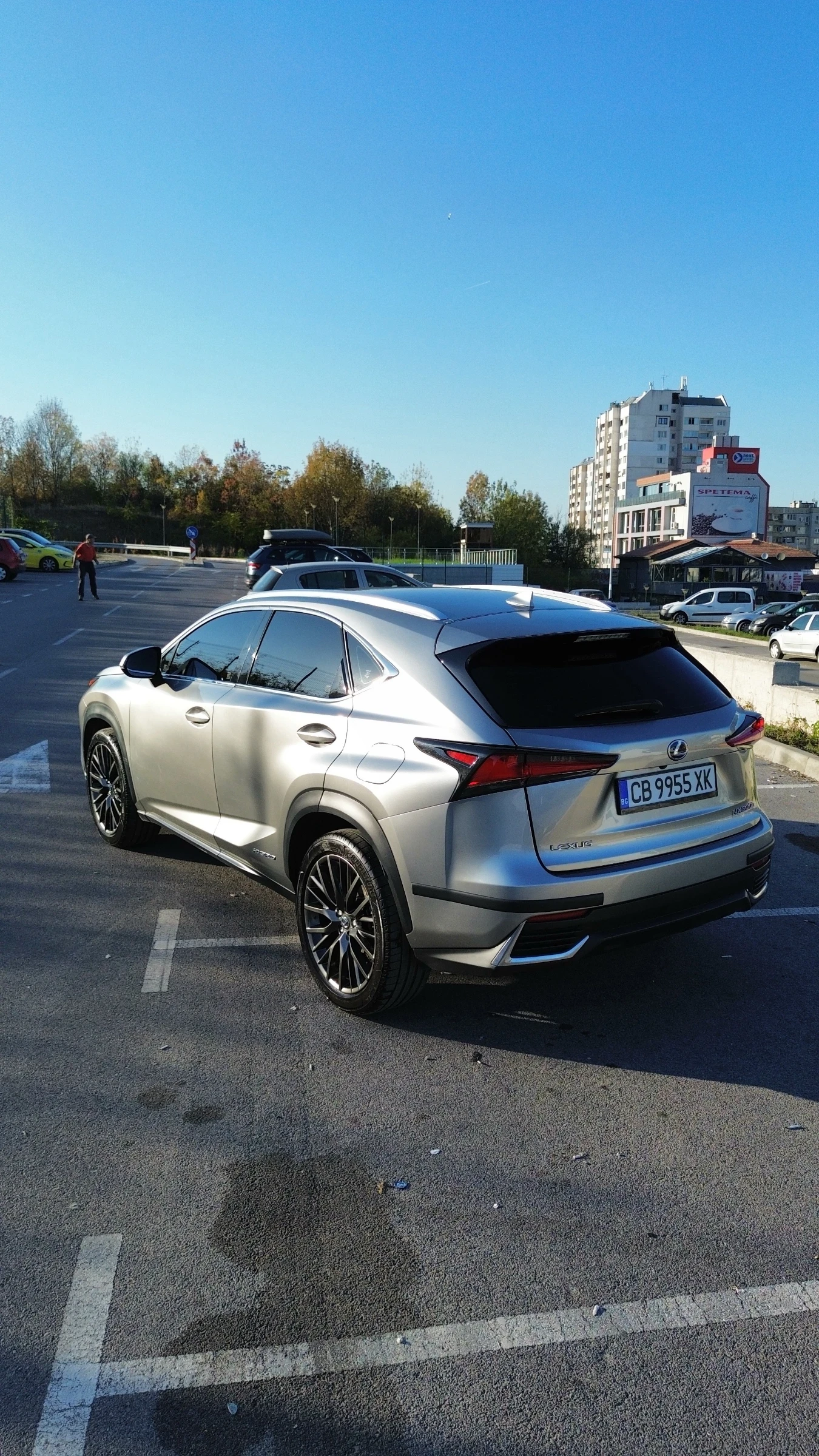 Lexus NX 300h  - изображение 5