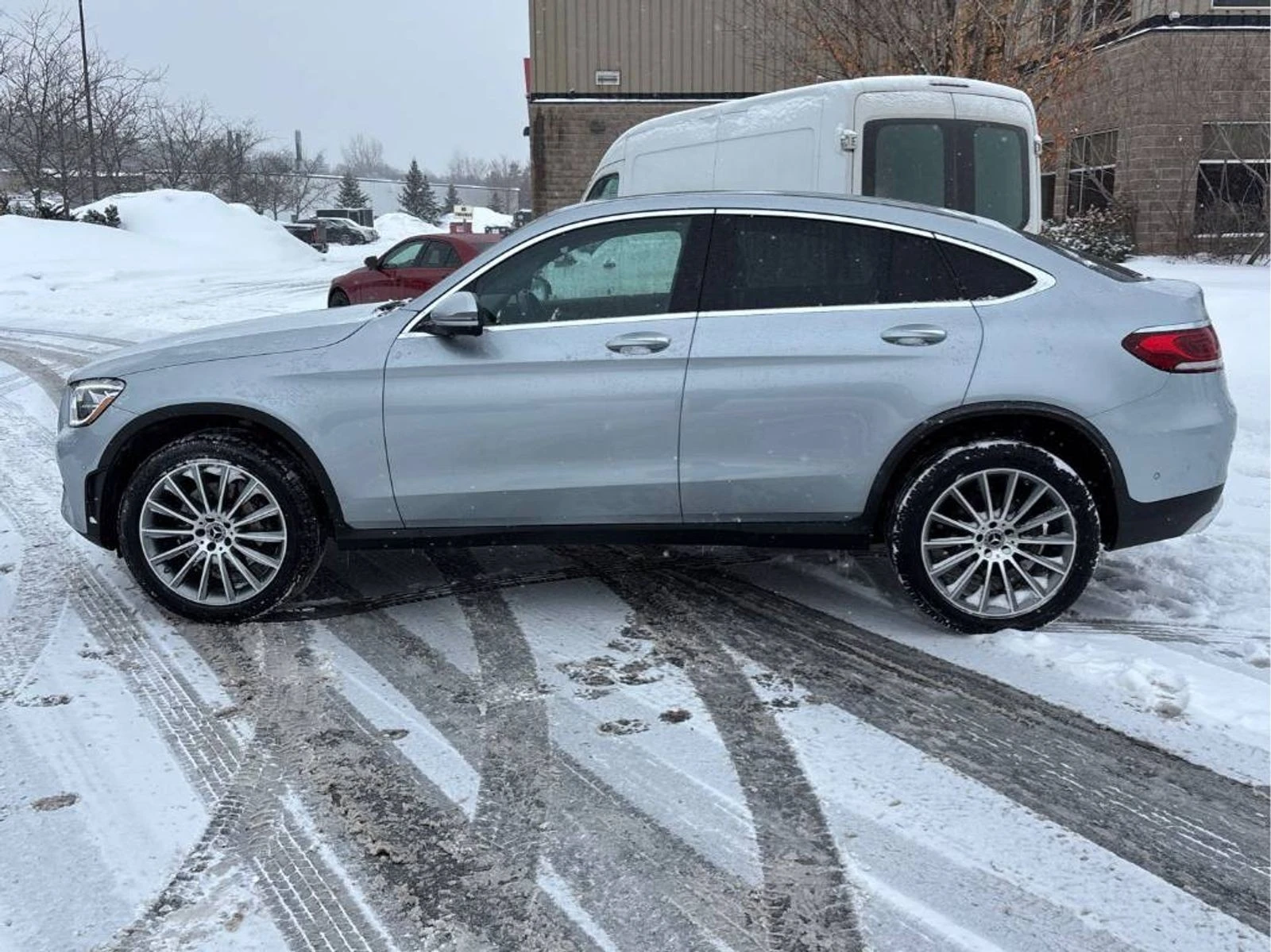 Mercedes-Benz GLC 300 С РЕГИСТРАЦИЯ & АВТО КРЕДИТ, снимка 6 - Автомобили и джипове - 54060804
