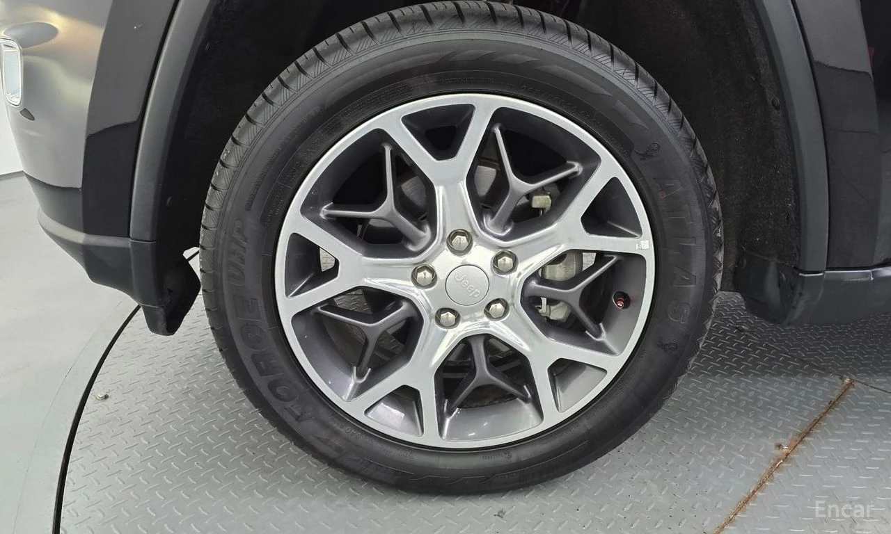 Jeep Grand cherokee 3.6* V6* 8ZF* ПОДГРЕВ* ОБДУХВАНЕ* КАМЕРА* МЪРТВА* , снимка 5 - Автомобили и джипове - 55132435
