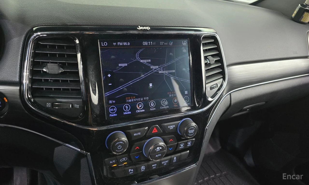 Jeep Grand cherokee 3.6* V6* 8ZF* ПОДГРЕВ* ОБДУХВАНЕ* КАМЕРА* МЪРТВА* , снимка 9 - Автомобили и джипове - 55132435