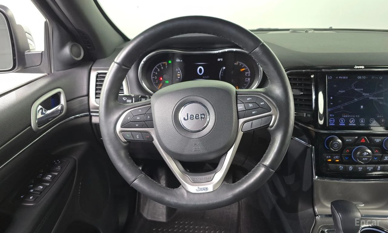 Jeep Grand cherokee 3.6* V6* 8ZF* ПОДГРЕВ* ОБДУХВАНЕ* КАМЕРА* МЪРТВА* , снимка 8 - Автомобили и джипове - 55132435