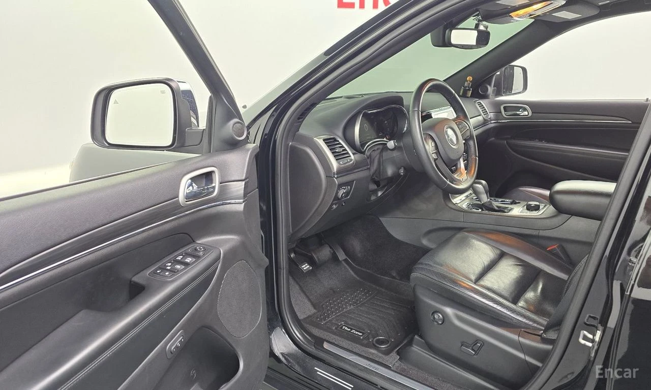 Jeep Grand cherokee 3.6* V6* 8ZF* ПОДГРЕВ* ОБДУХВАНЕ* КАМЕРА* МЪРТВА* , снимка 6 - Автомобили и джипове - 55132435
