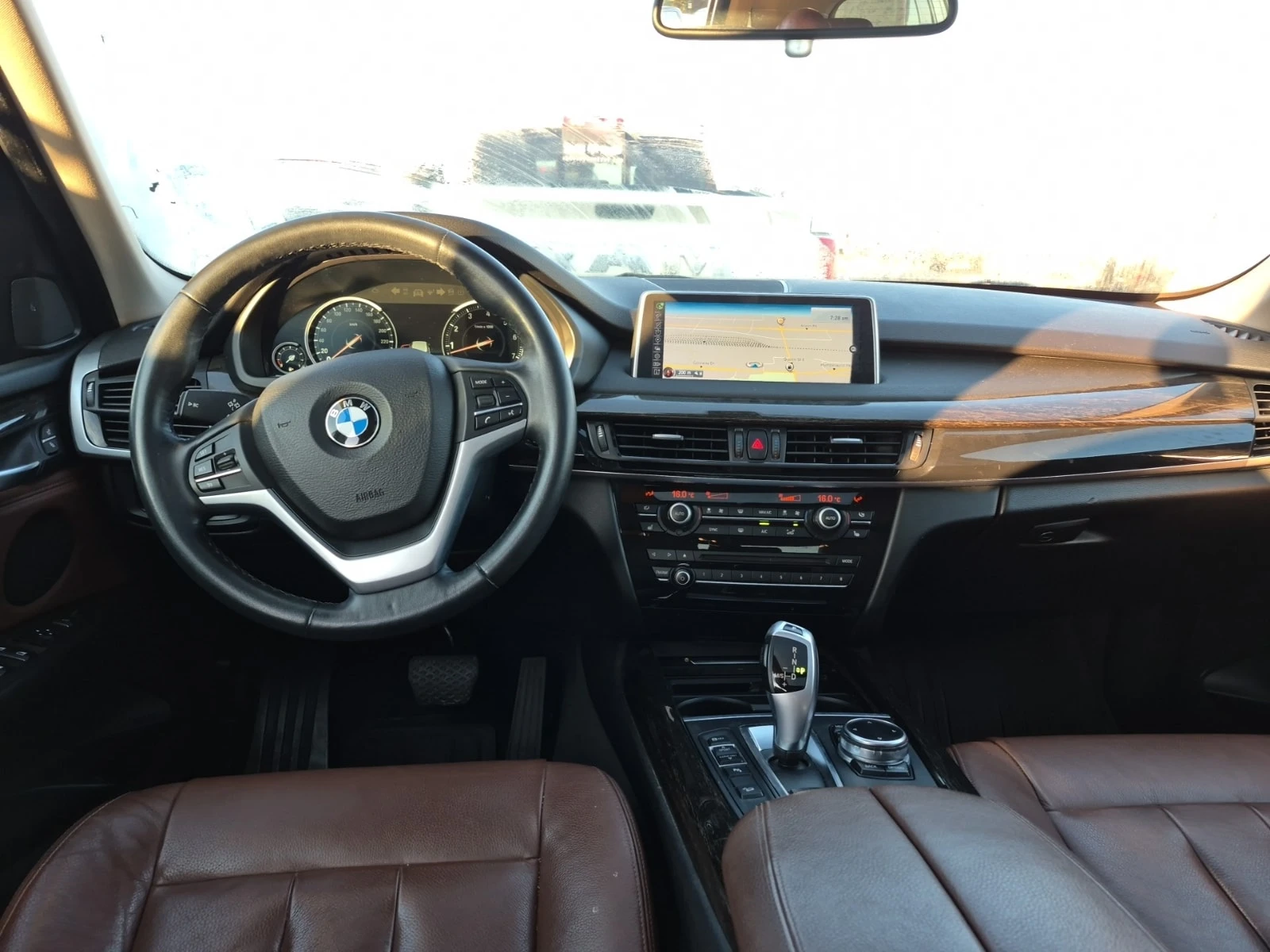 BMW X5  XDRIVE35I / ПАНОРАМА / ПОДГРЕВИ / АВТОКРЕДИТ, снимка 10 - Автомобили и джипове - 56081003