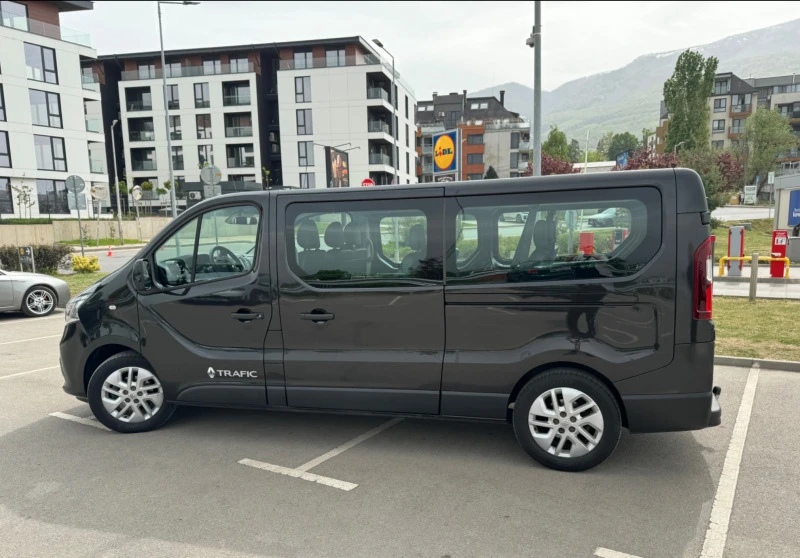 Renault Trafic 2.0 CDI, снимка 2 - Бусове и автобуси - 46816806