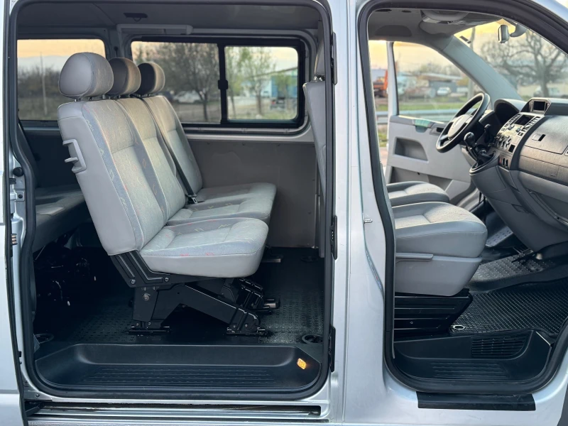 VW T5 Multivan* Клима* Германия* Оригинал* Полицейски * , снимка 10 - Бусове и автобуси - 52505324