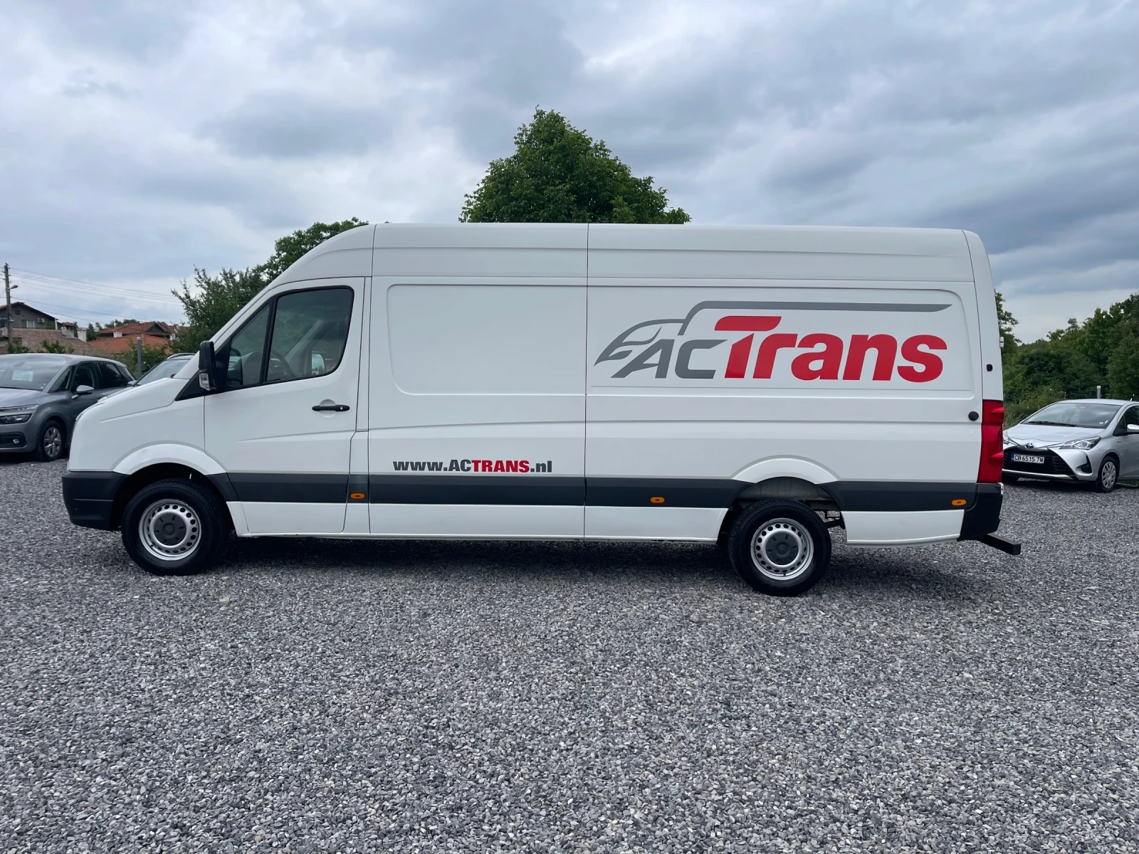 VW Crafter 2.0TDI, ДДС, 243000Km, Един собственик, Серв.Истор - изображение 4