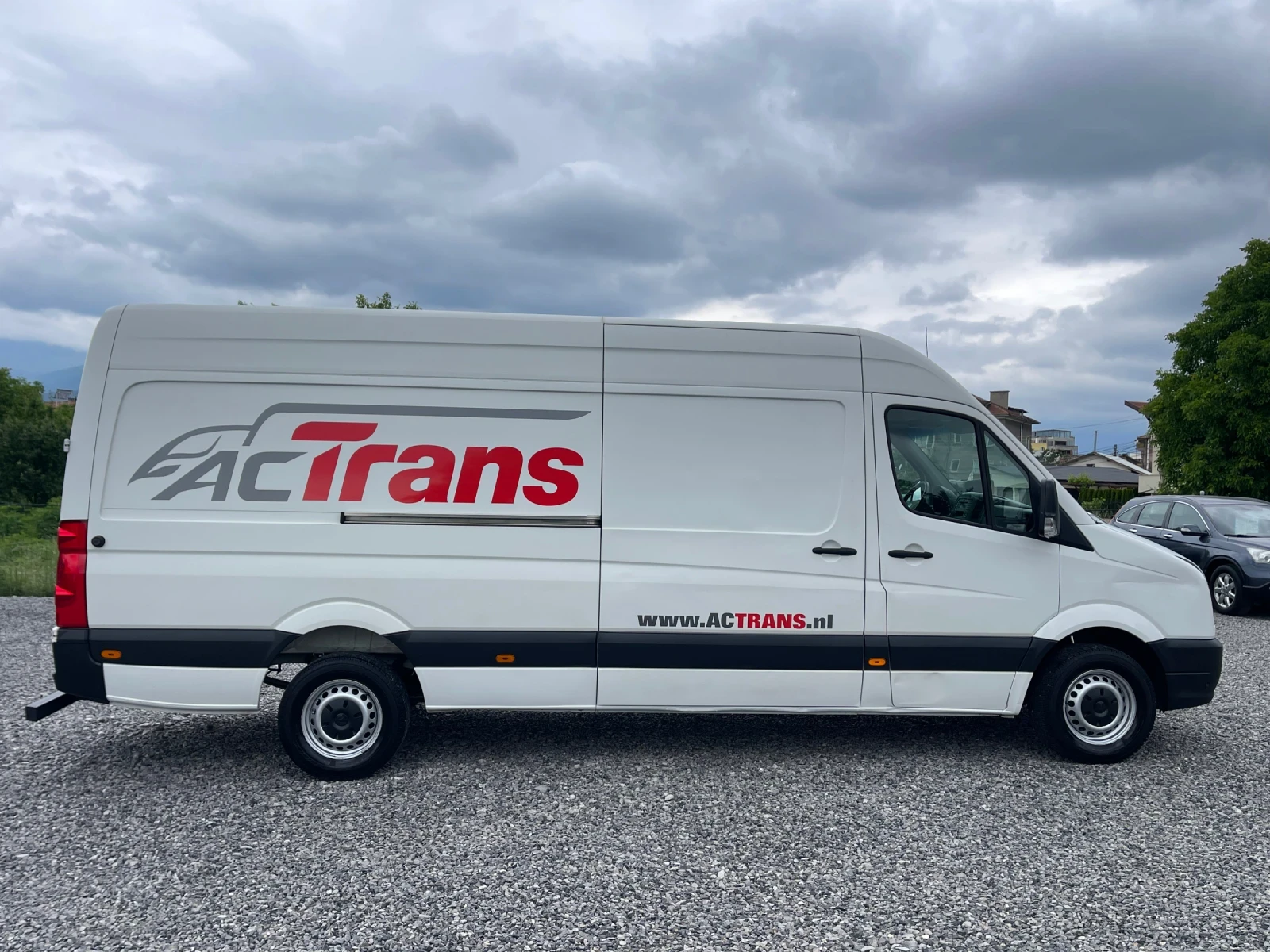 VW Crafter 2.0TDI, ДДС, 243000Km, Един собственик, Серв.Истор - изображение 5