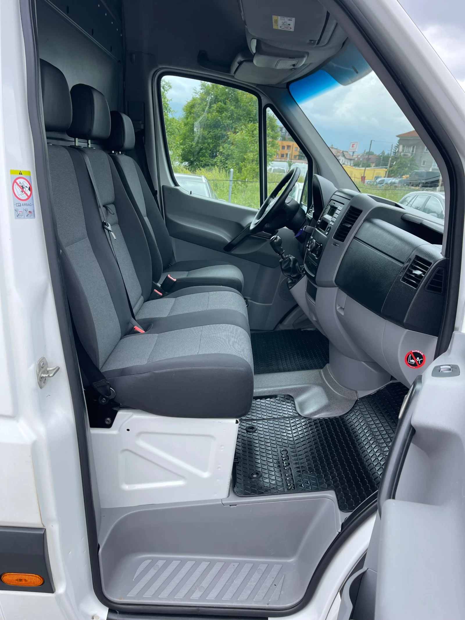 VW Crafter 2.0TDI, ДДС, 243000Km, Един собственик, Серв.Истор - изображение 10