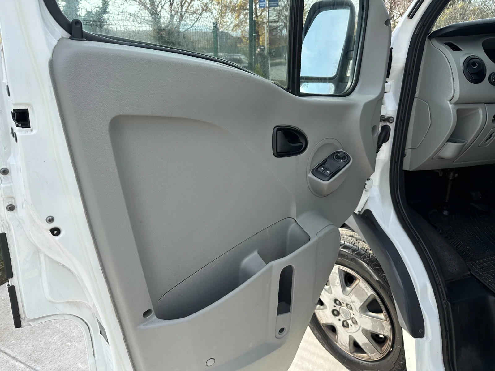 Opel Movano 2.5* Автоматик* Рампа* КЛИМАТИК - изображение 6