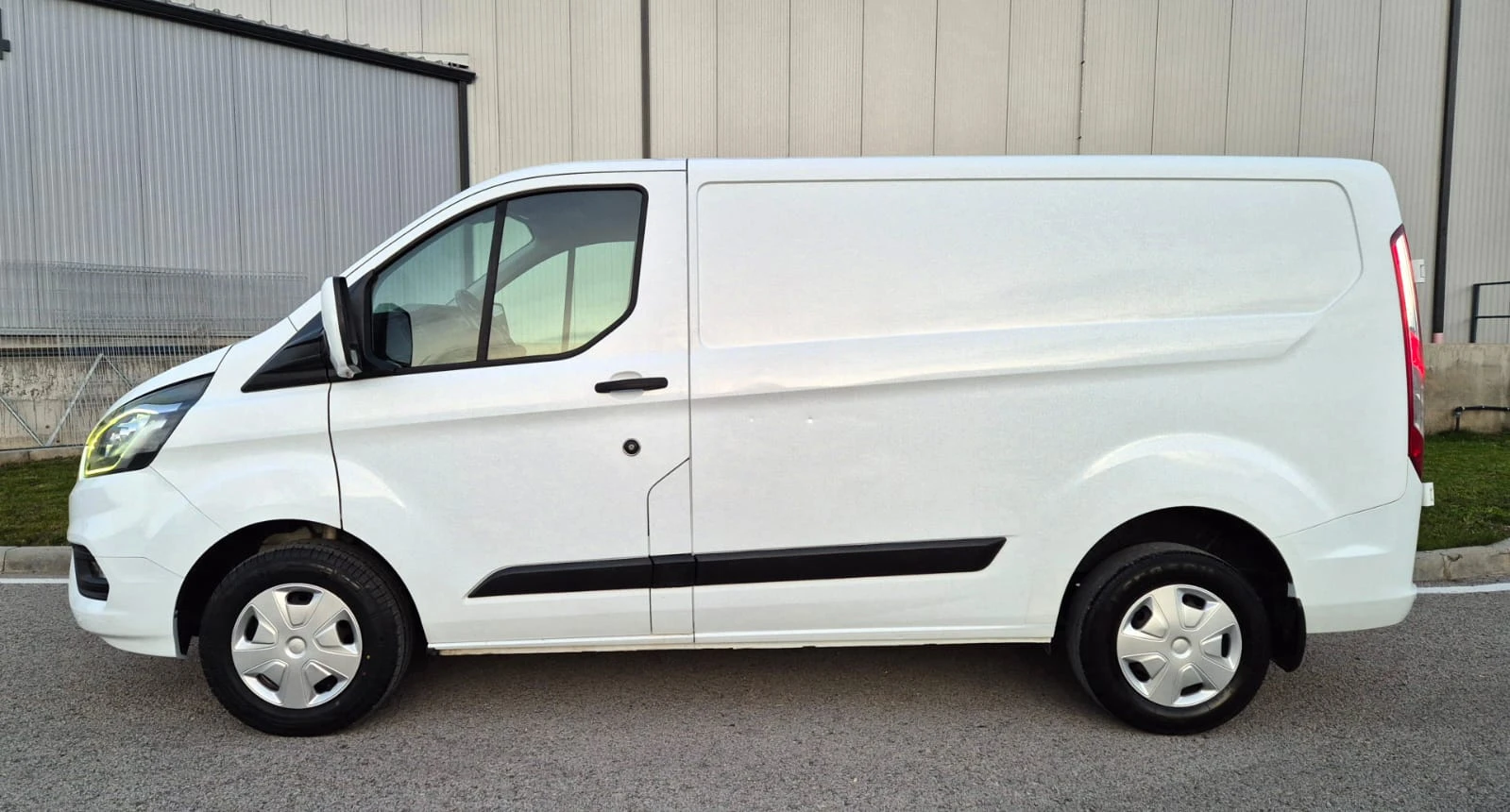 Ford Transit Custom 2.0 - изображение 2