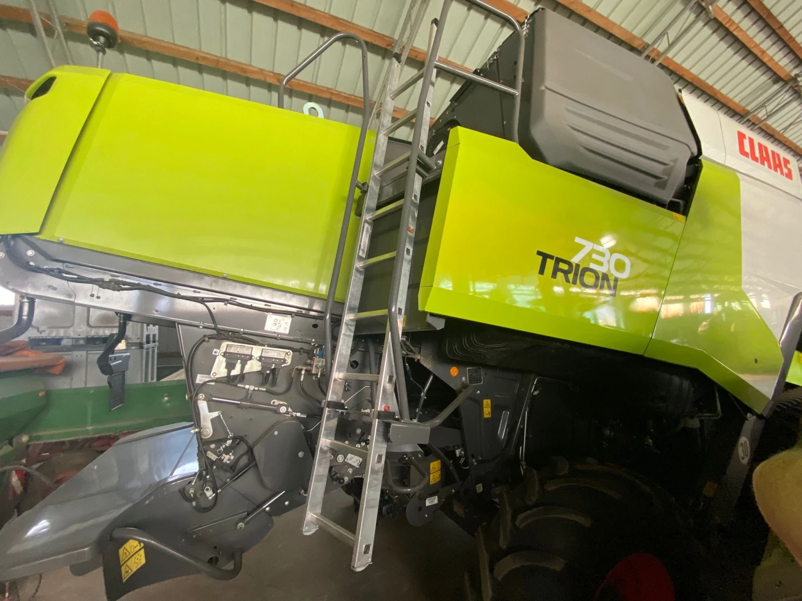 Комбайн Claas TRION 730 + CLAAS VARIO 770 ДЕМО МАШИНА ЛИЗИНГ, снимка 13 - Селскостопанска техника - 54218923