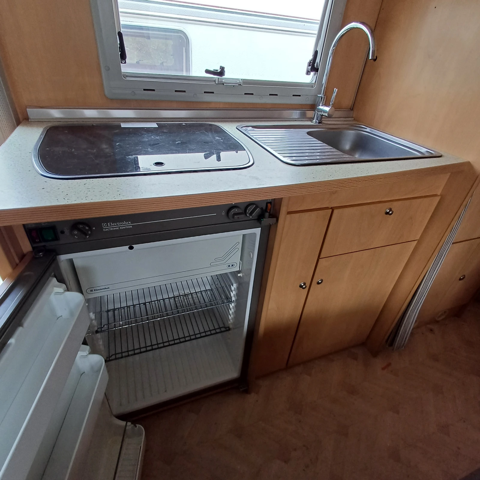 ������ Burstner A-647-2 | Mobile.bg � ����������� 15
