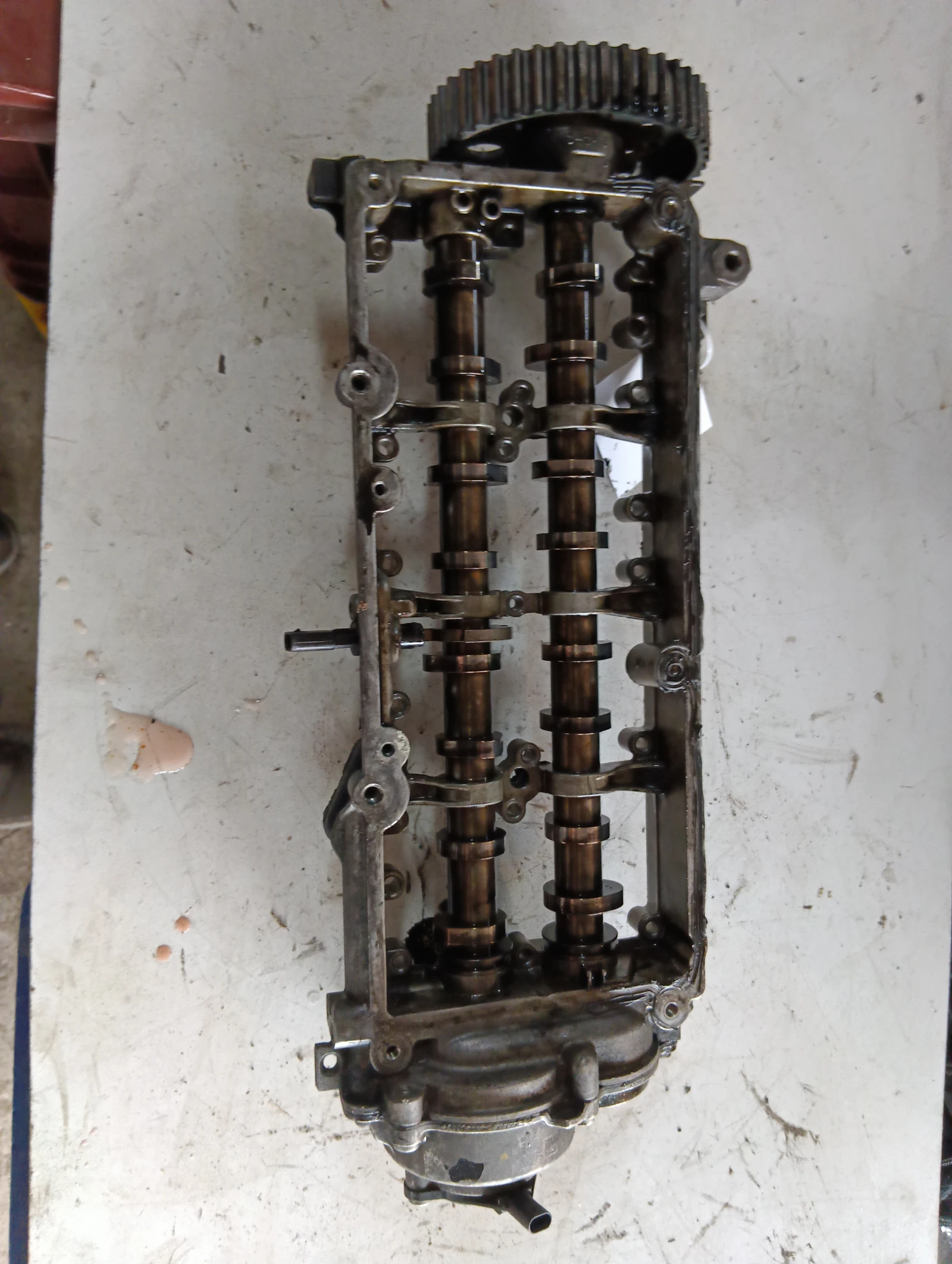 разпределителни валове 04L103292G 04L103308D 2.0TDI Audi A3