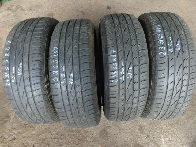 Гуми Летни 235/65R17, снимка 1 - Гуми и джанти - 20332441