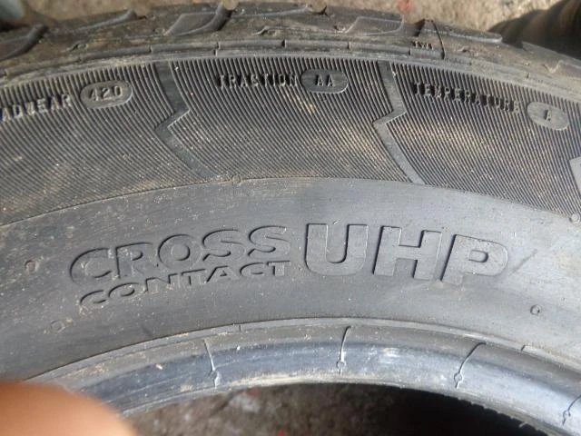 Гуми Летни 235/65R17, снимка 4 - Гуми и джанти - 20332441