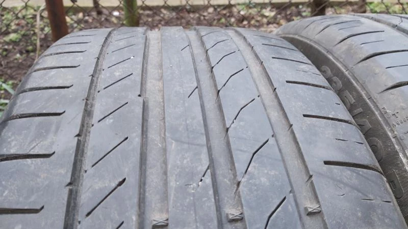 Гуми Летни 235/40R19, снимка 4 - Гуми и джанти - 27967735