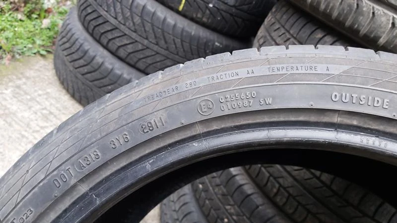 Гуми Летни 235/40R19, снимка 8 - Гуми и джанти - 27967735