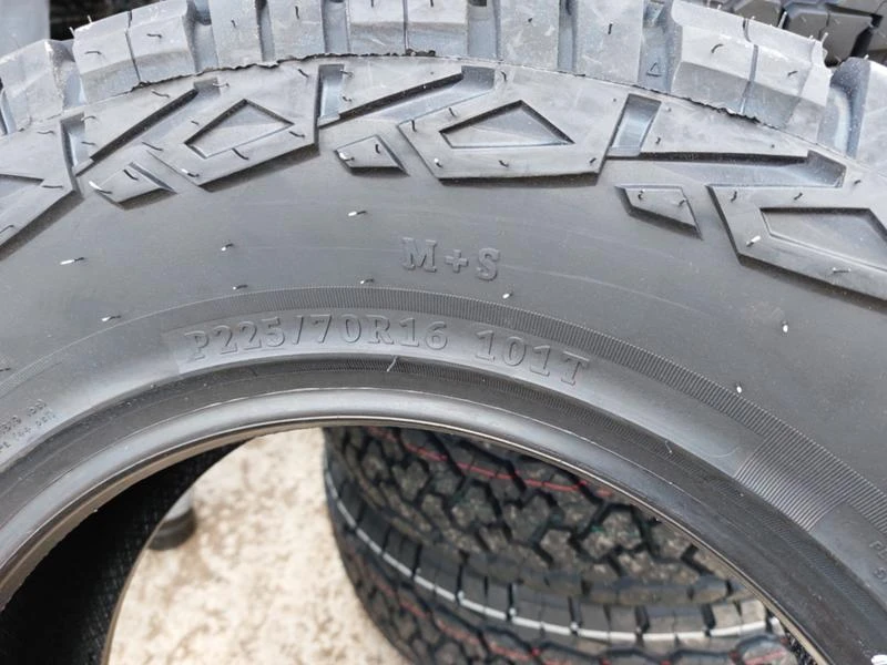 Гуми Всесезонни 225/70R16, снимка 4 - Гуми и джанти - 35993356