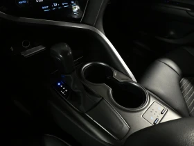 Toyota Camry АвтоКредит* (ЦЕНА ДО БГ) SE FWD, снимка 17