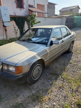 Mercedes-Benz 190 Седан, снимка 2