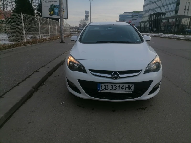 Opel Astra, снимка 1 - Автомобили и джипове - 47029350