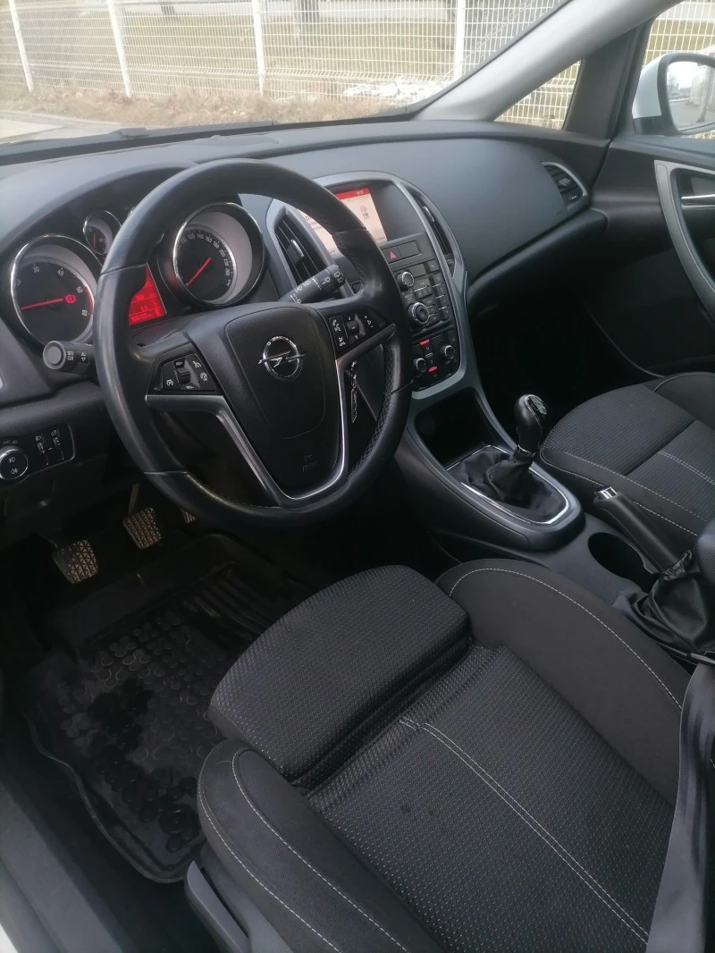 Opel Astra, снимка 6 - Автомобили и джипове - 47029350