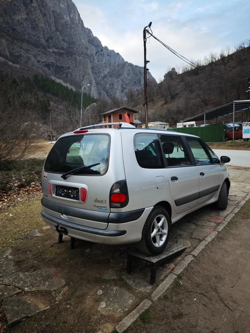 Renault Espace 2.2DT 113кс, снимка 4 - Автомобили и джипове - 48979137