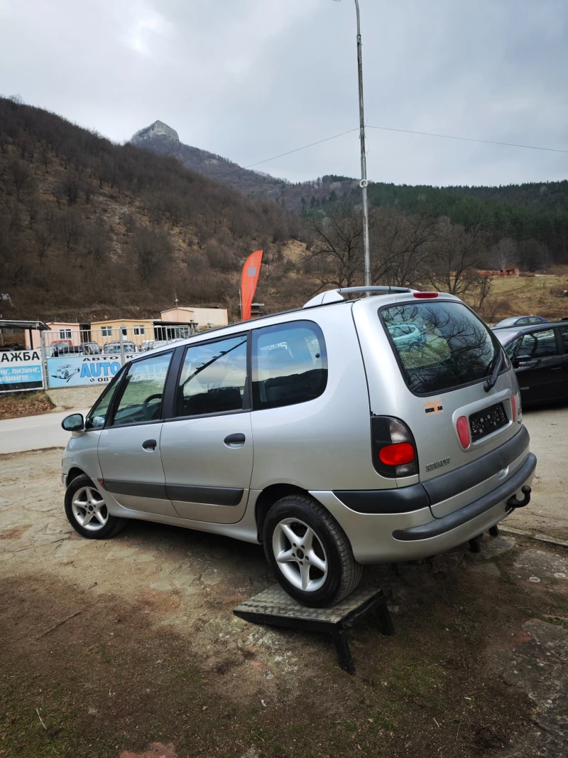 Renault Espace 2.2DT 113кс, снимка 6 - Автомобили и джипове - 48979137