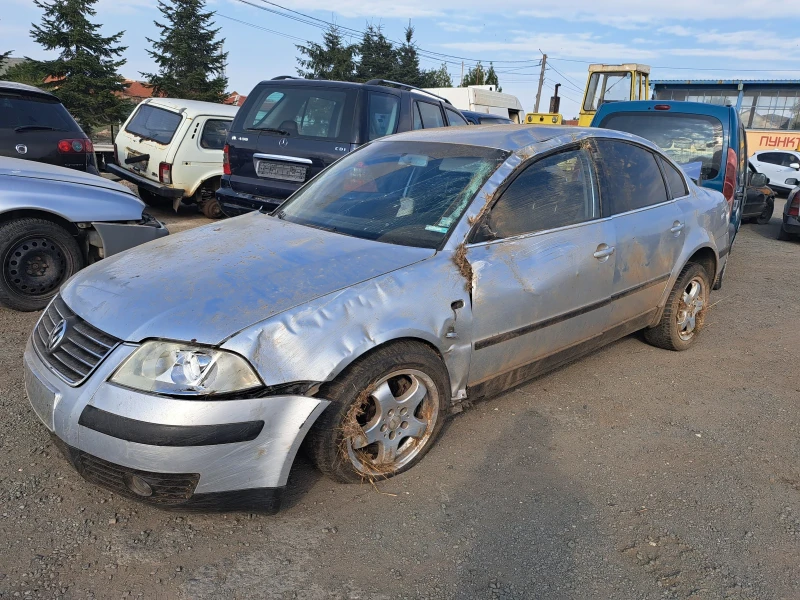 VW Passat, снимка 2 - Автомобили и джипове - 52884733