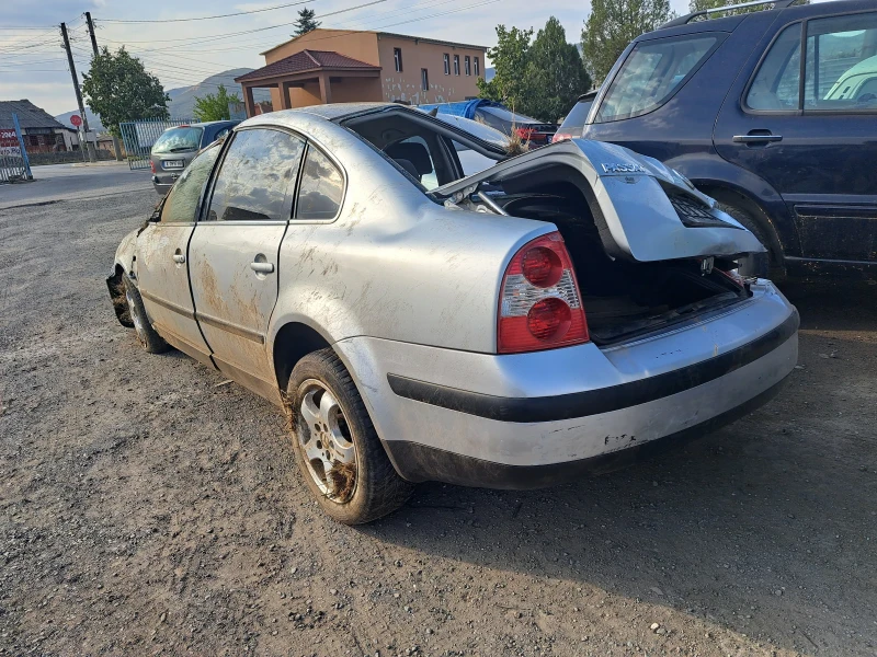VW Passat, снимка 3 - Автомобили и джипове - 52884733