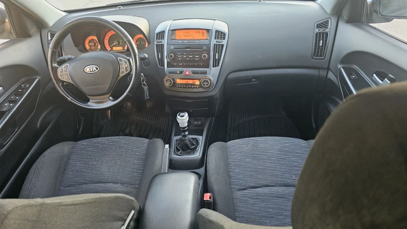 Kia Ceed 1.6 crdi, снимка 6 - Автомобили и джипове - 52695469