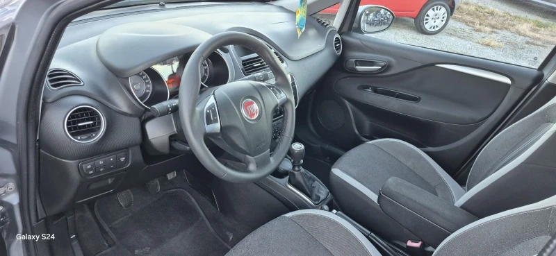 Fiat Punto 1.4i Evo , снимка 10 - Автомобили и джипове - 52416531