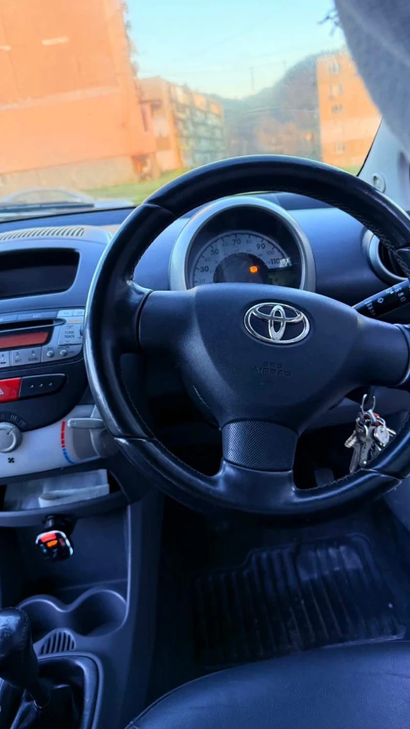 Toyota Aygo 1.0 бензин , снимка 4 - Автомобили и джипове - 52828960