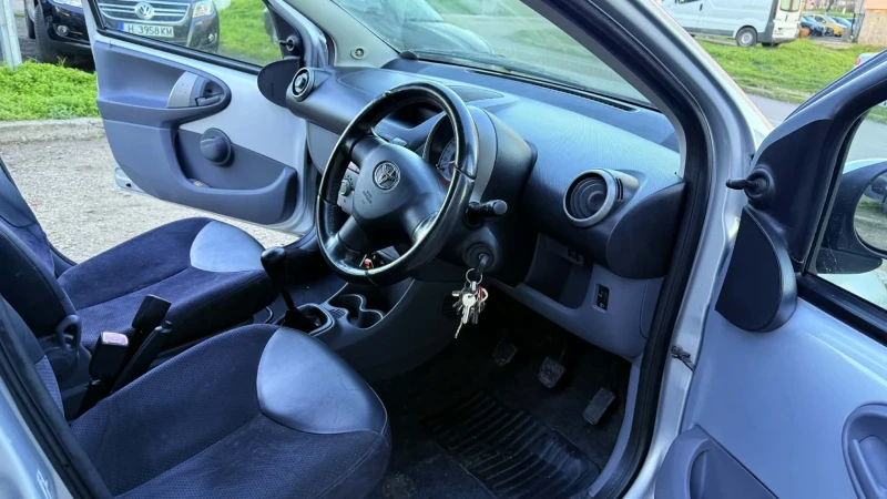 Toyota Aygo 1.0 бензин , снимка 8 - Автомобили и джипове - 52828960