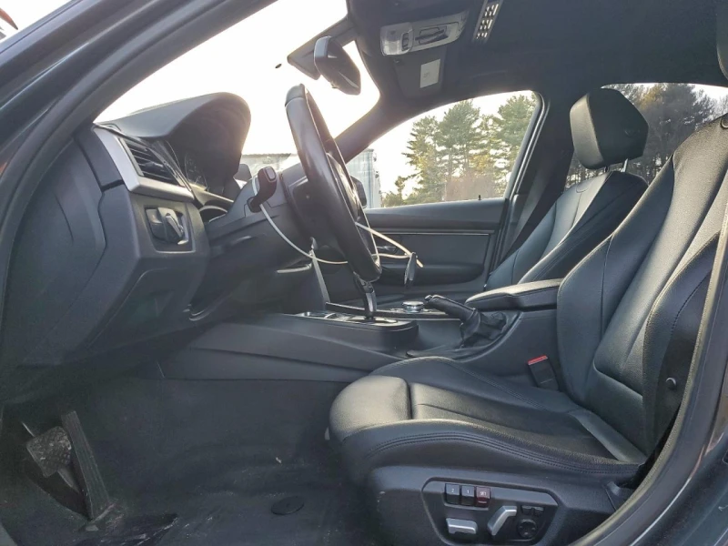 BMW 320  XI * ПОДГРЕВ* HI-FI* NAVI* PANO, снимка 7 - Автомобили и джипове - 52976512