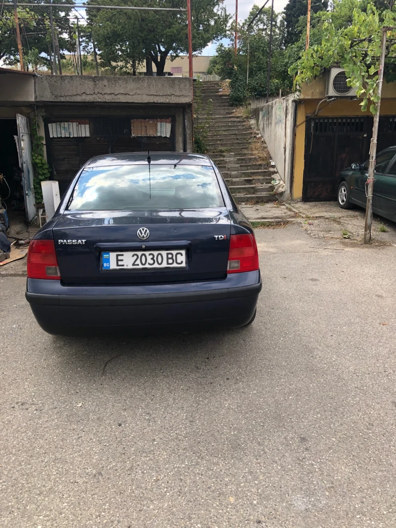 VW Passat 1.9 TDI, снимка 4 - Автомобили и джипове - 53419972