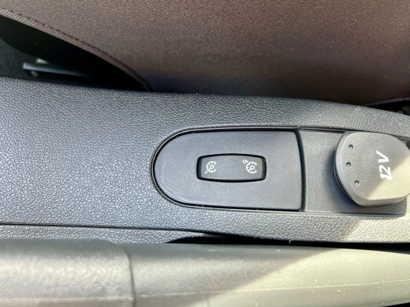 Renault Clio, снимка 14 - Автомобили и джипове - 53535588