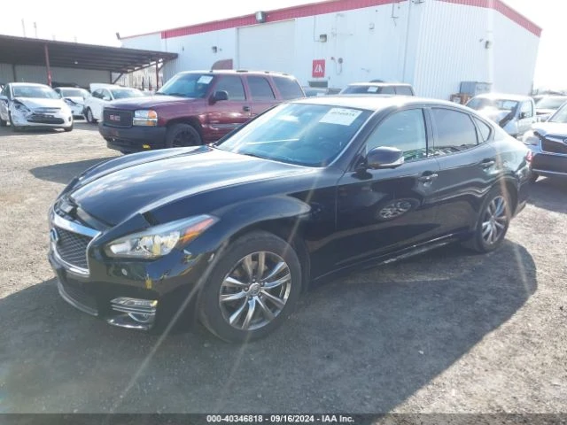 Infiniti Q70, снимка 2 - Автомобили и джипове - 48101888