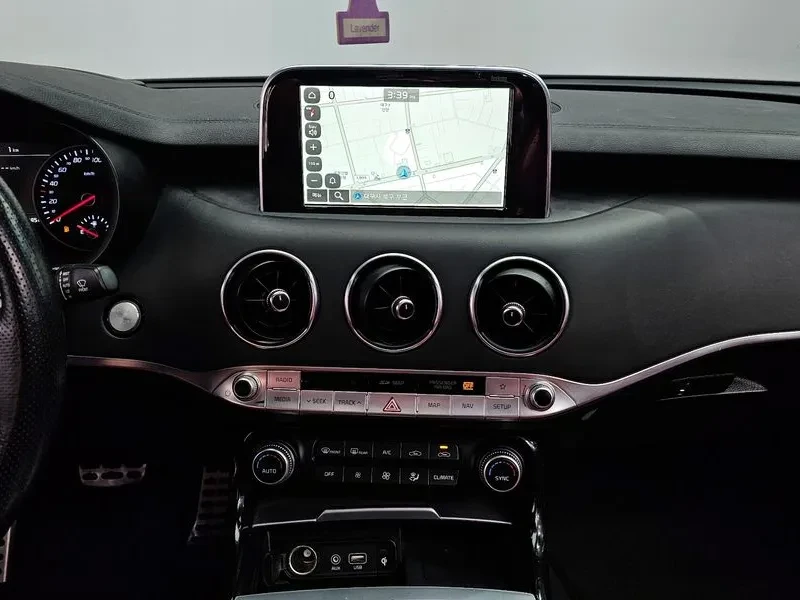 Kia Stinger, снимка 16 - Автомобили и джипове - 52562373