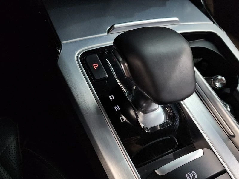 Kia Stinger 3.3 GT Masters Turbo Package| 370к.с.| ВКЛ.ТЕХНОТЕ, снимка 9 - Автомобили и джипове - 55615378