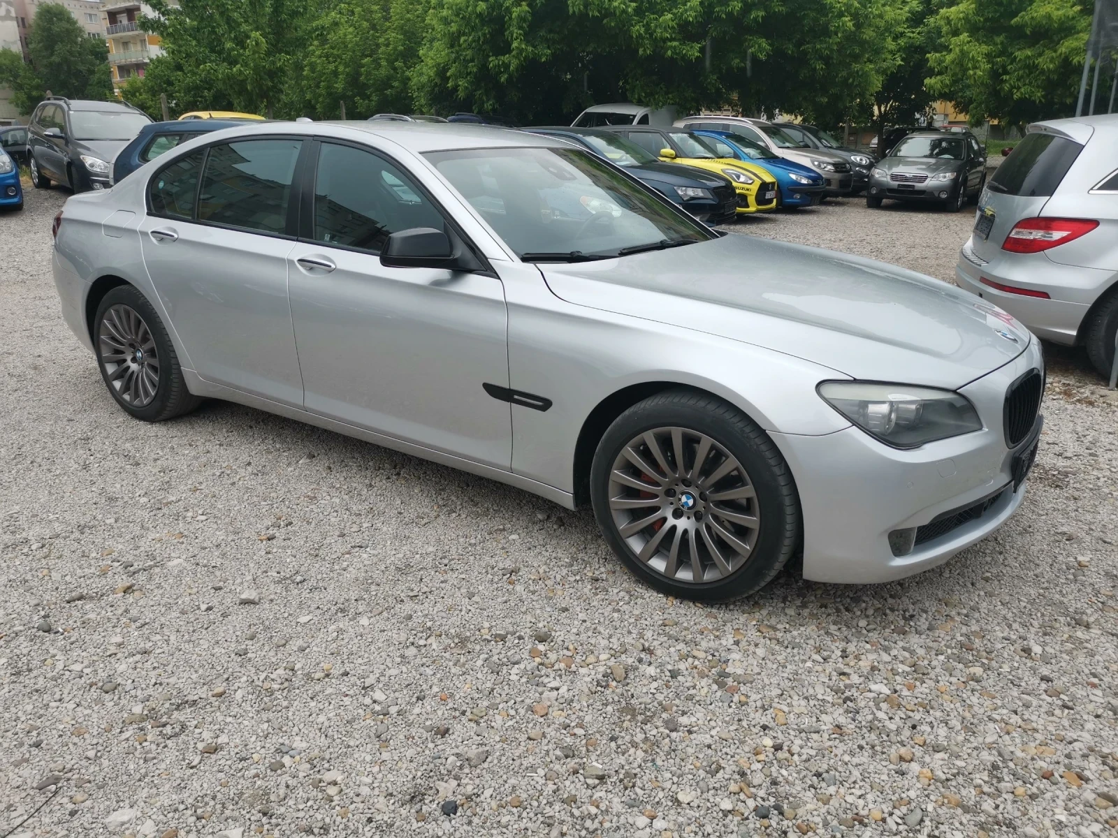BMW 740 Individual - изображение 2