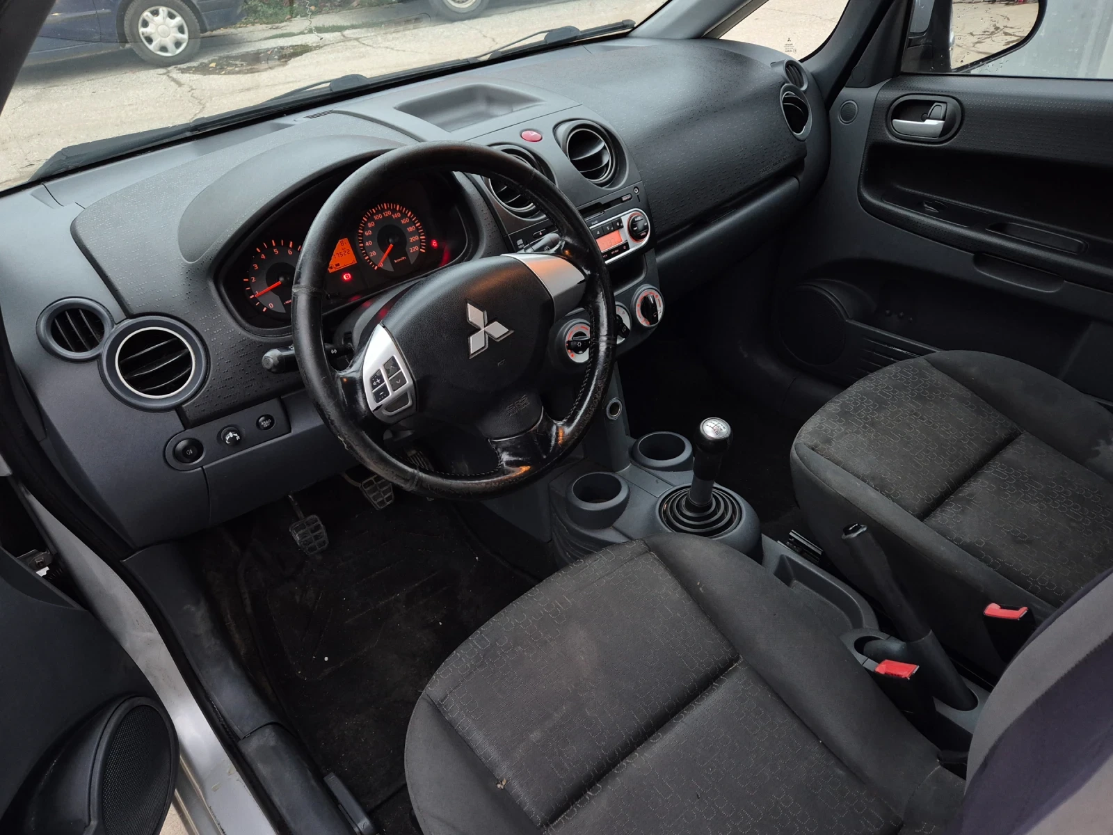 Mitsubishi Colt 1.1-75k.c. Klimatik, Starstop, evro 5 - изображение 8