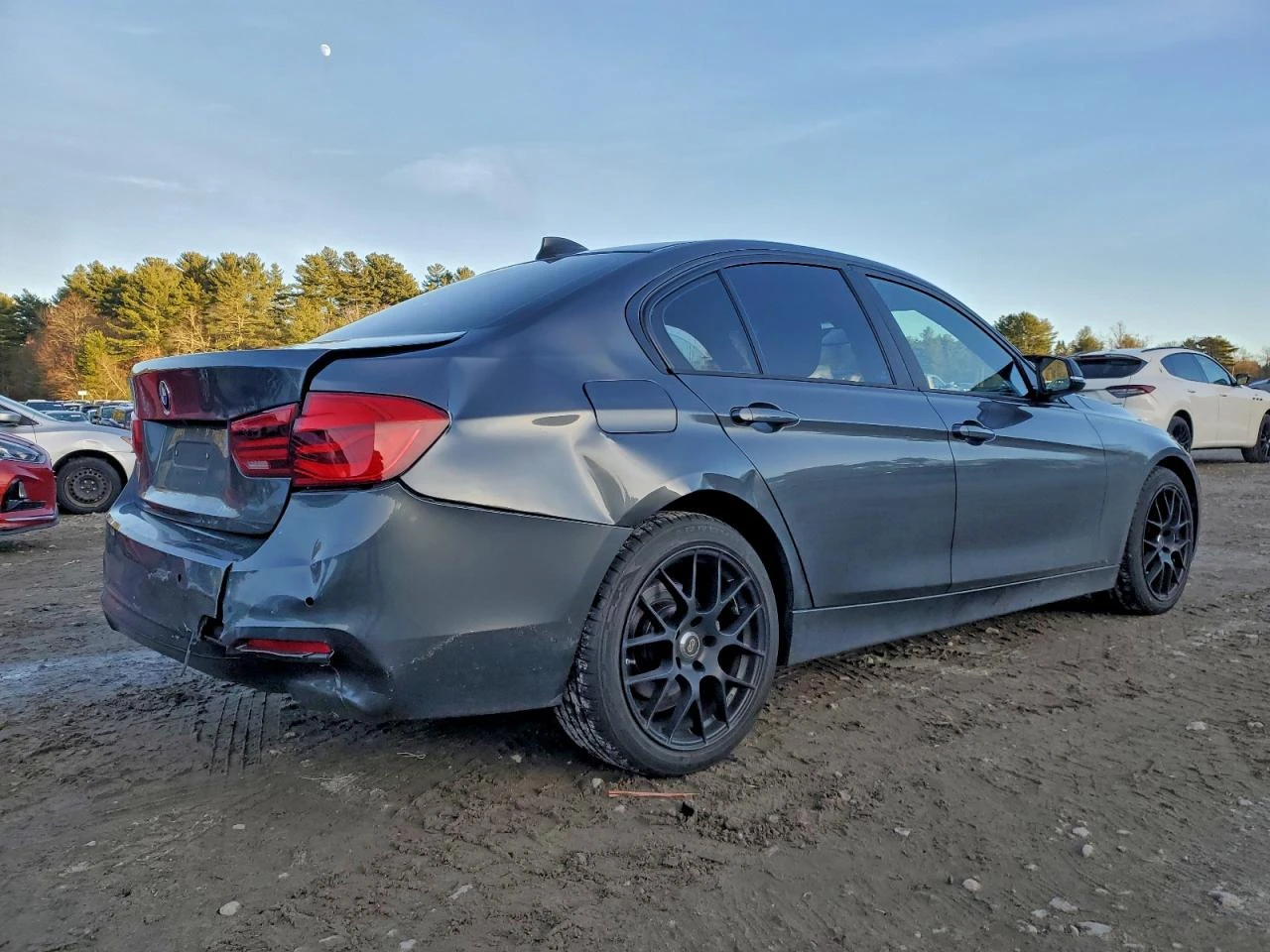 BMW 320  XI * ПОДГРЕВ* HI-FI* NAVI* PANO - изображение 5