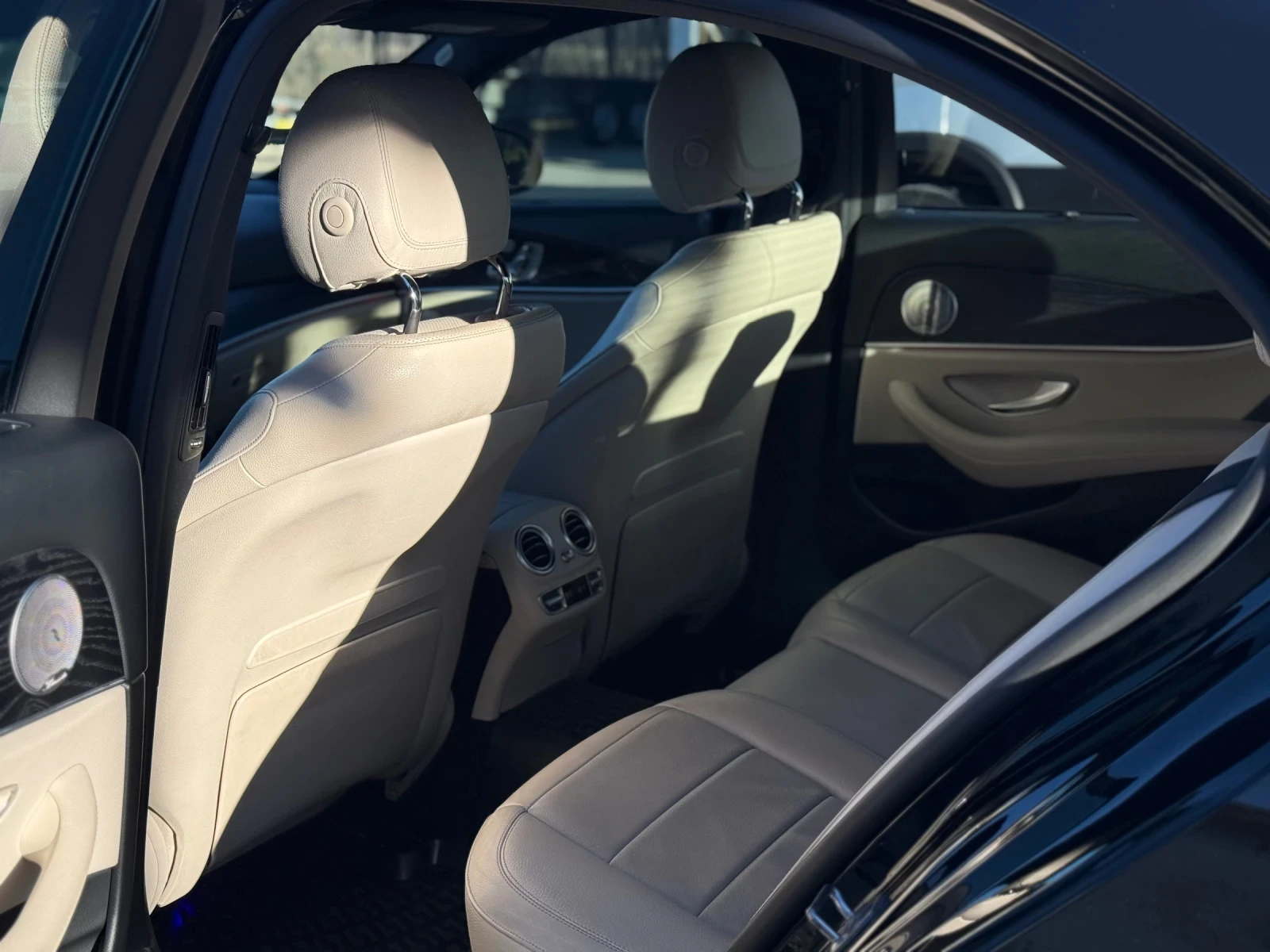 Mercedes-Benz E 400  - изображение 10