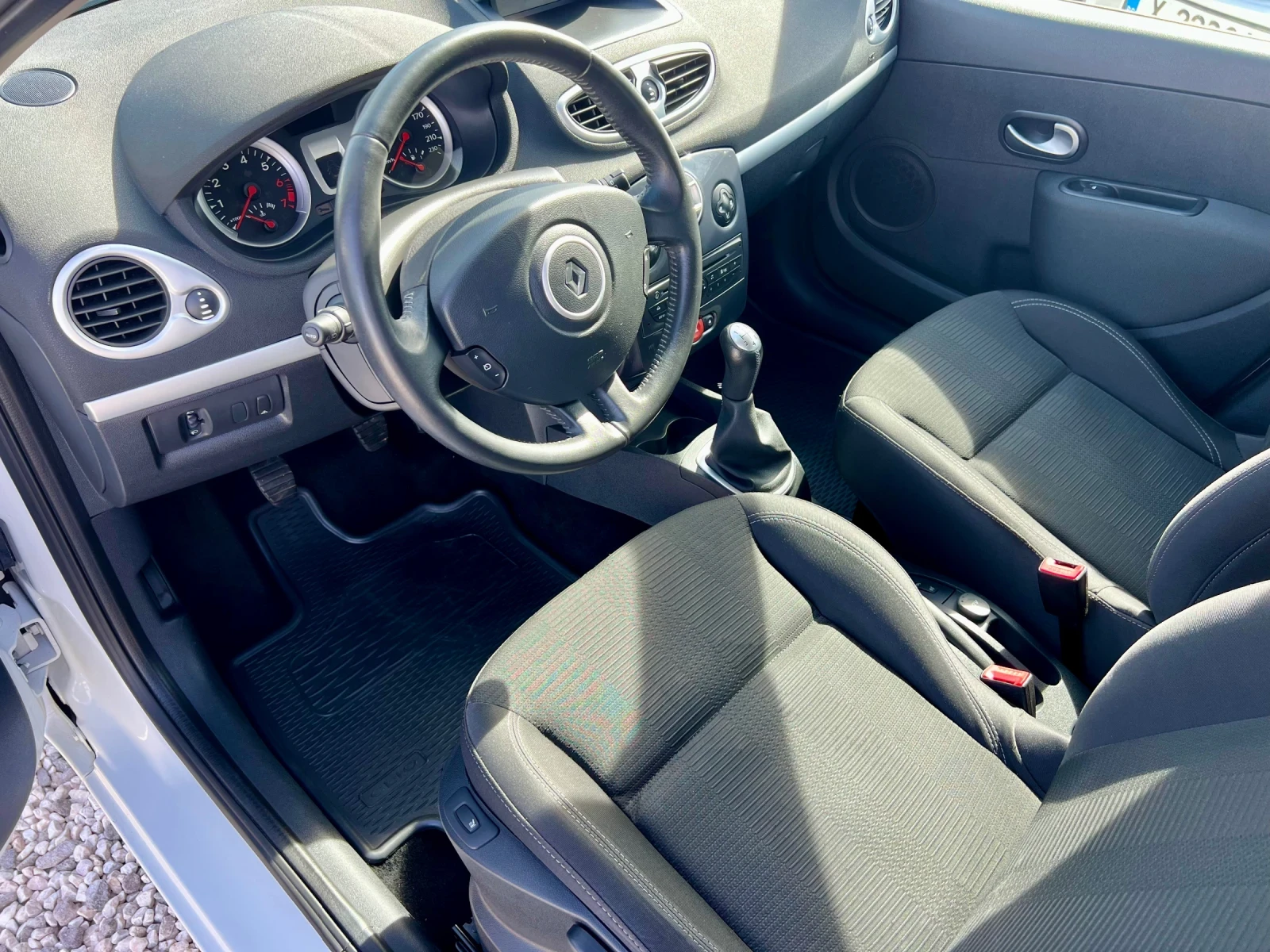 Renault Clio  - изображение 10