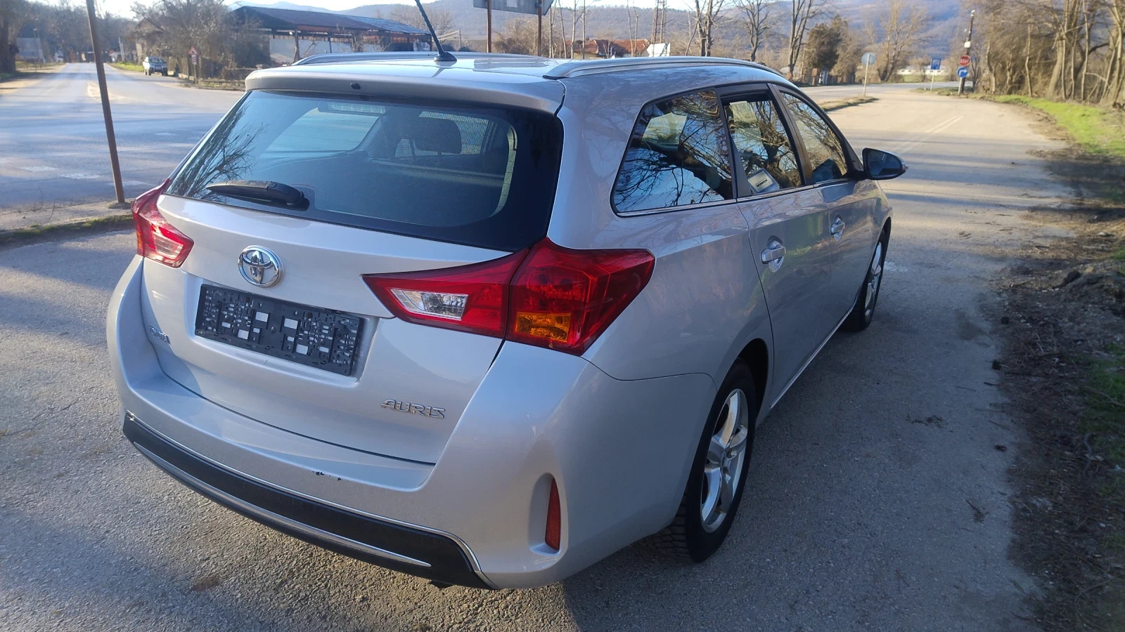 Toyota Auris 1.4D4D-90k.c. - изображение 5