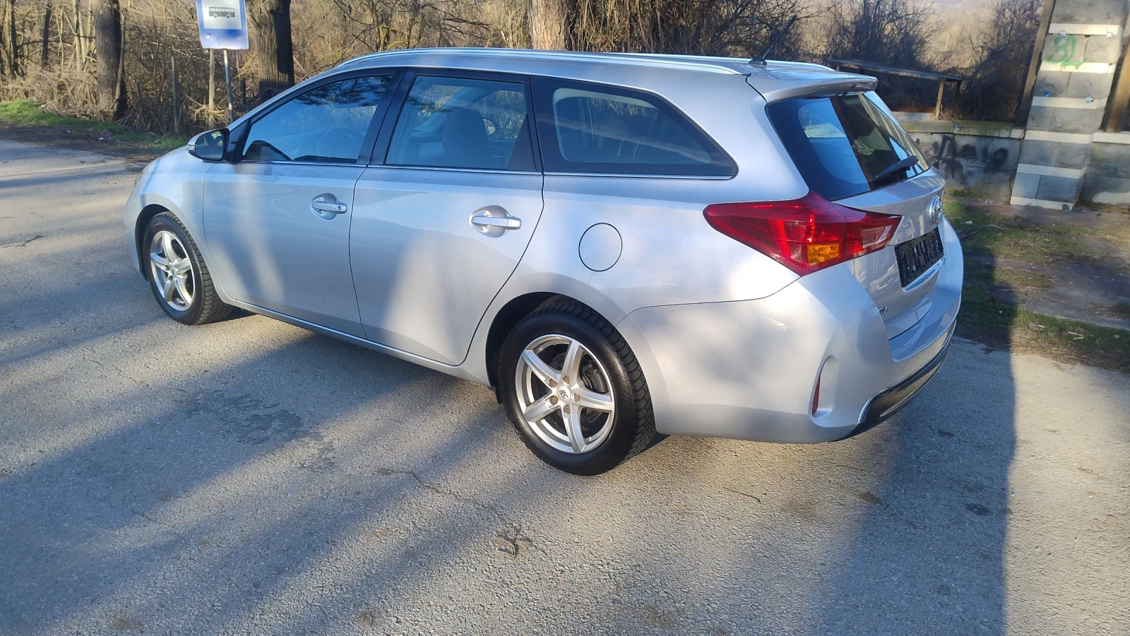Toyota Auris 1.4D4D-90k.c. - изображение 3